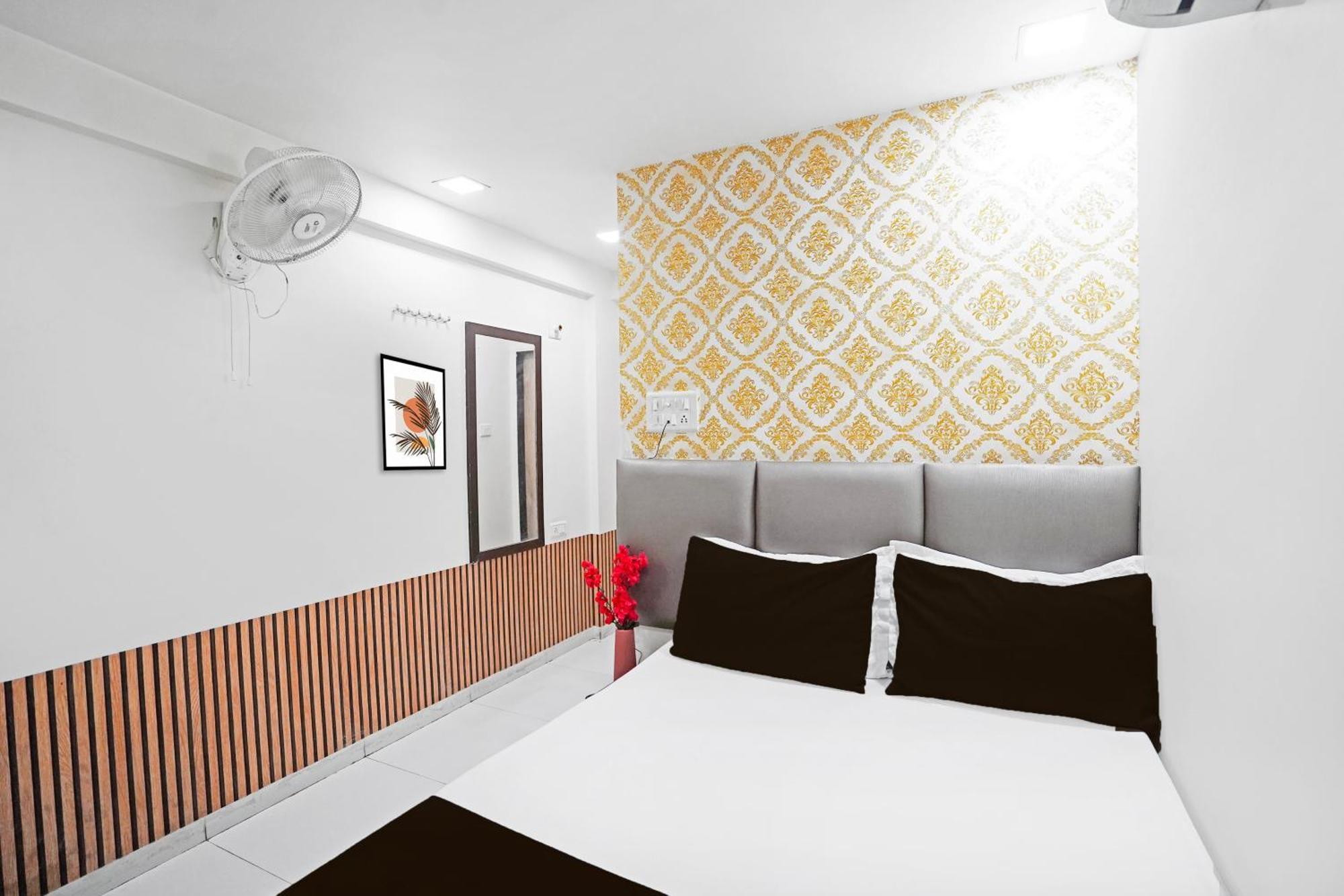 Hotel O S. G. Highway Formerly I Land Park Ахмедабад Экстерьер фото